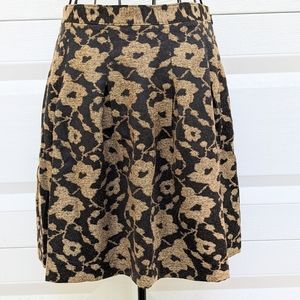 Ann Taylor Loft Pleated Skirt Size 2  Black Gold Floral Lined Knee Length